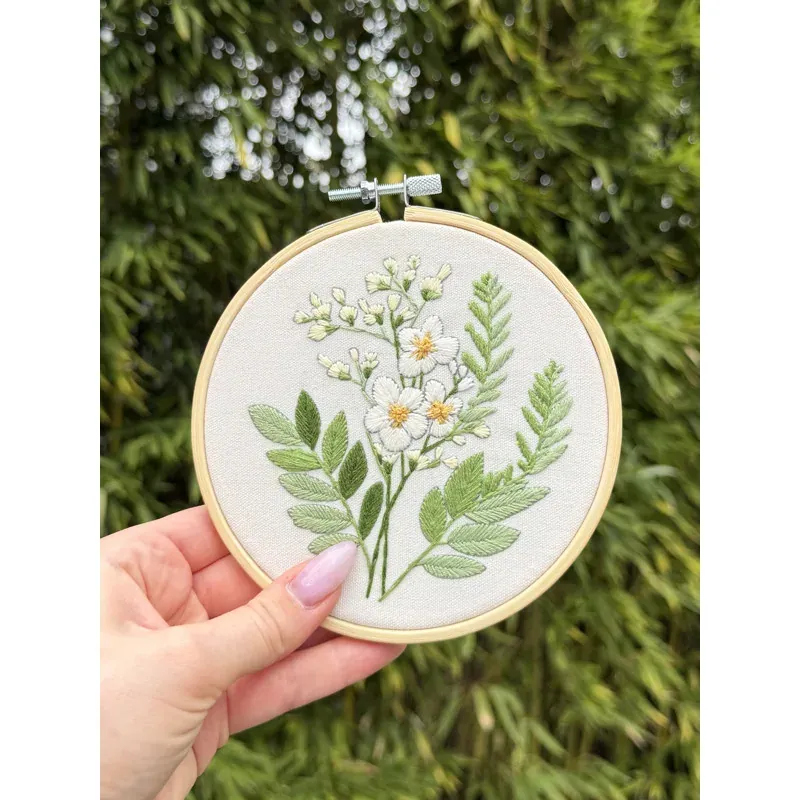 Kit broderie Achillea ptarmica avec tambour 15 cm : vue 1
