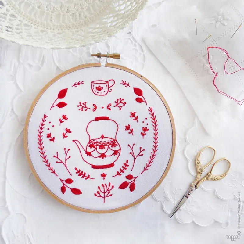 Kit broderie bouilloire rouge antique, 21 x 21 cm : vue 1