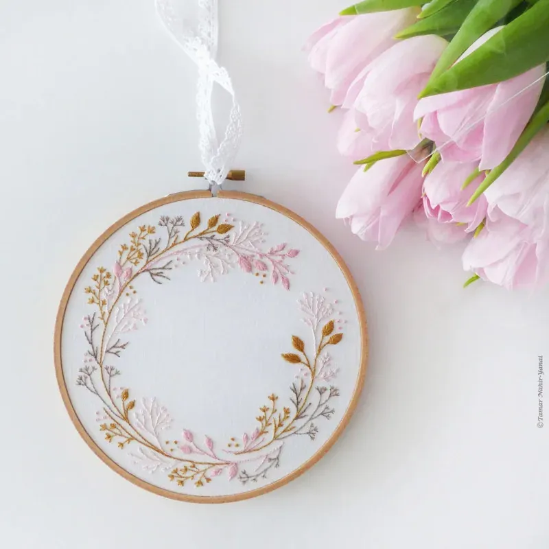 Kit broderie cercle de fleurs sauvages, 21 x 21 cm : vue 1