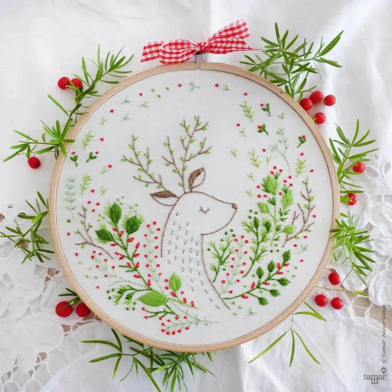 Kit broderie cerf de Noël Tamar Ny, 21 x 21 cm : vue 1