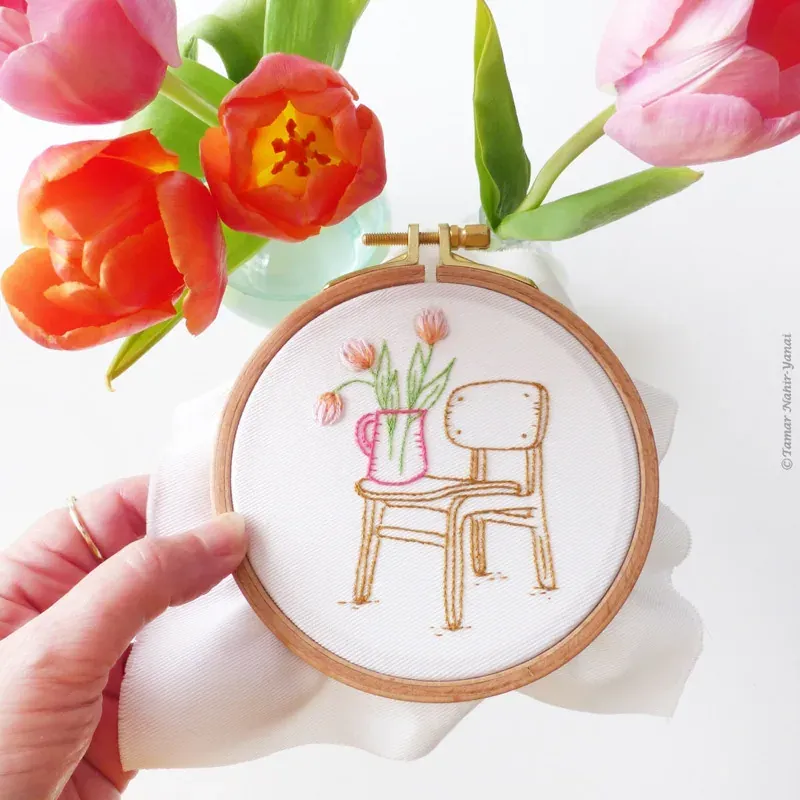 Kit broderie chaise et tulipes Tamar Ny, 16 x 16 cm : vue 1