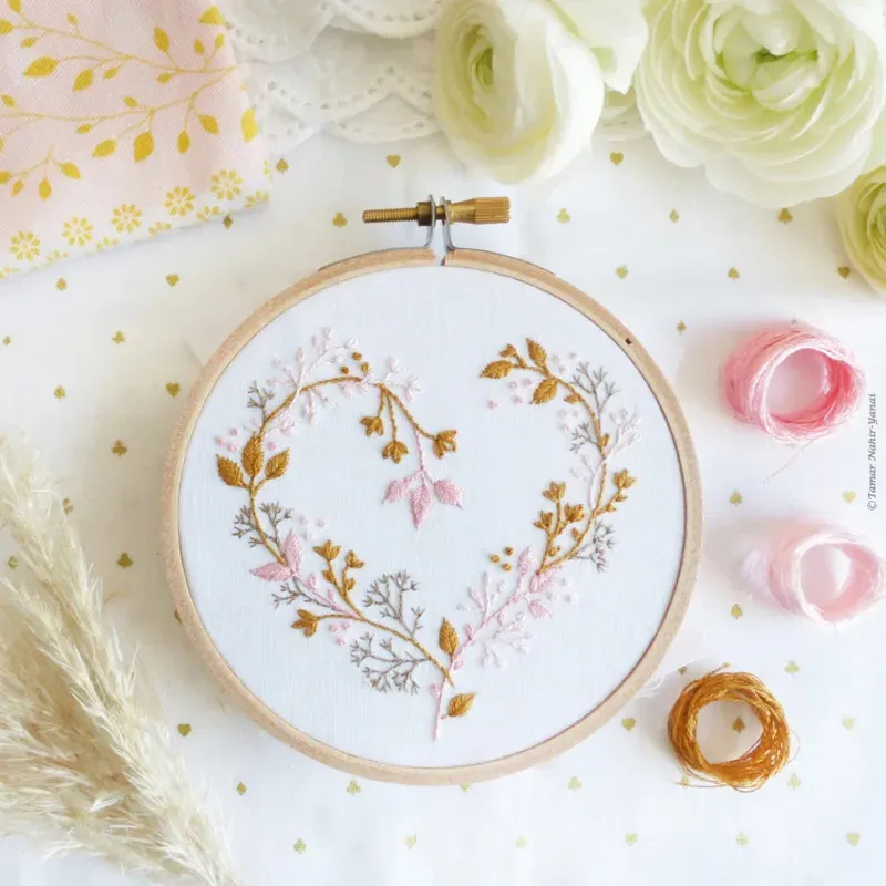 Kit broderie cœur de fleurs sauvages, 16 x 16 cm : vue 1