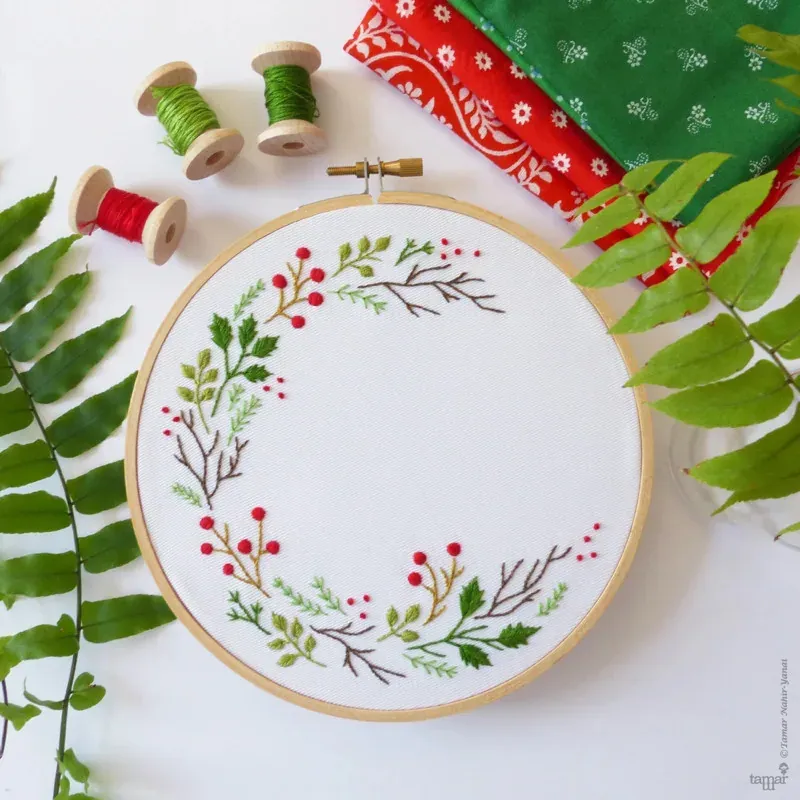 Kit broderie traditionnelle couronne de Noël, 21 x 21 cm : vue 1