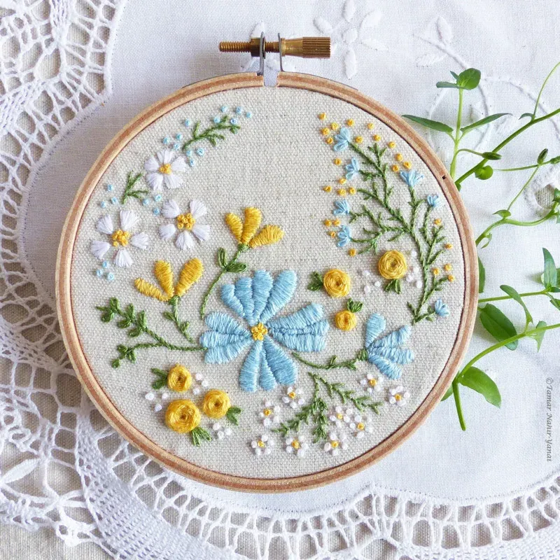 Kit broderie fleurs Blossoming Garden, 16 x 16 cm : vue 1