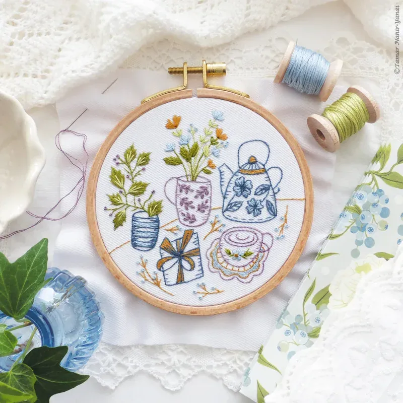 Kit broderie Tea Party, scène du quotidien 16 x 16 cm : vue 1