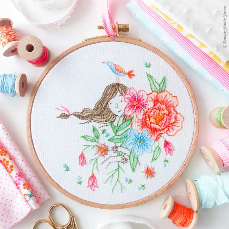 Kit broderie traditionnelle Blooming Girl, 21 x 21 cm : vue 1