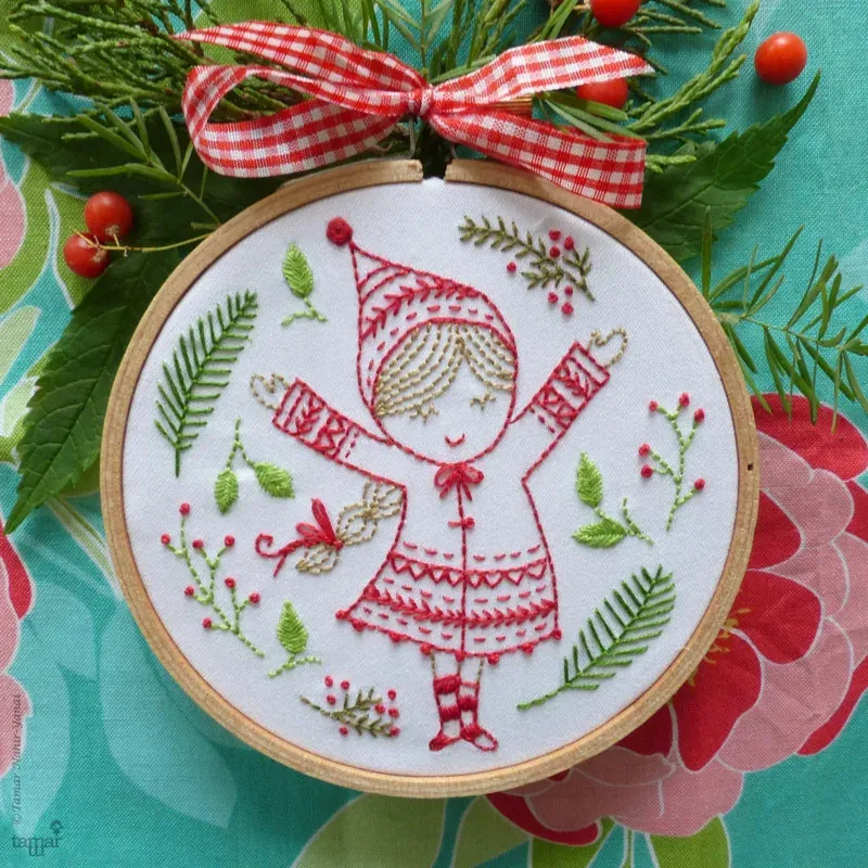Kit broderie traditionnelle fille de Noël, 16 x 16 cm : vue 1