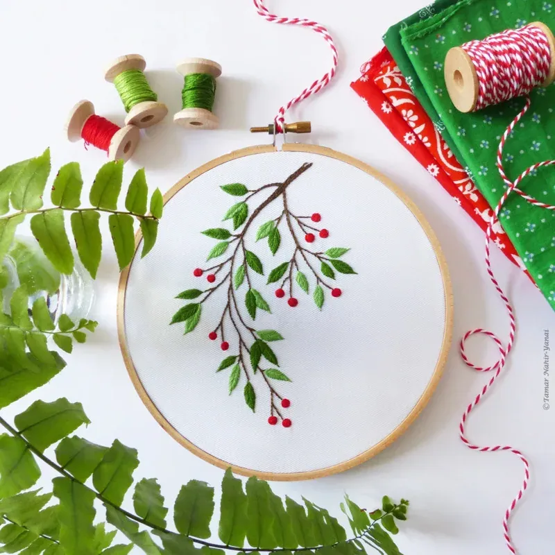 Kit broderie traditionnelle gui de Noël, 21 x 21 cm : vue 1