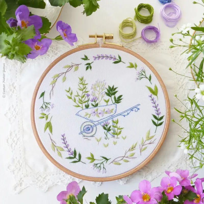 Kit broderie traditionnelle jardinage, 21 x 21 cm : vue 1