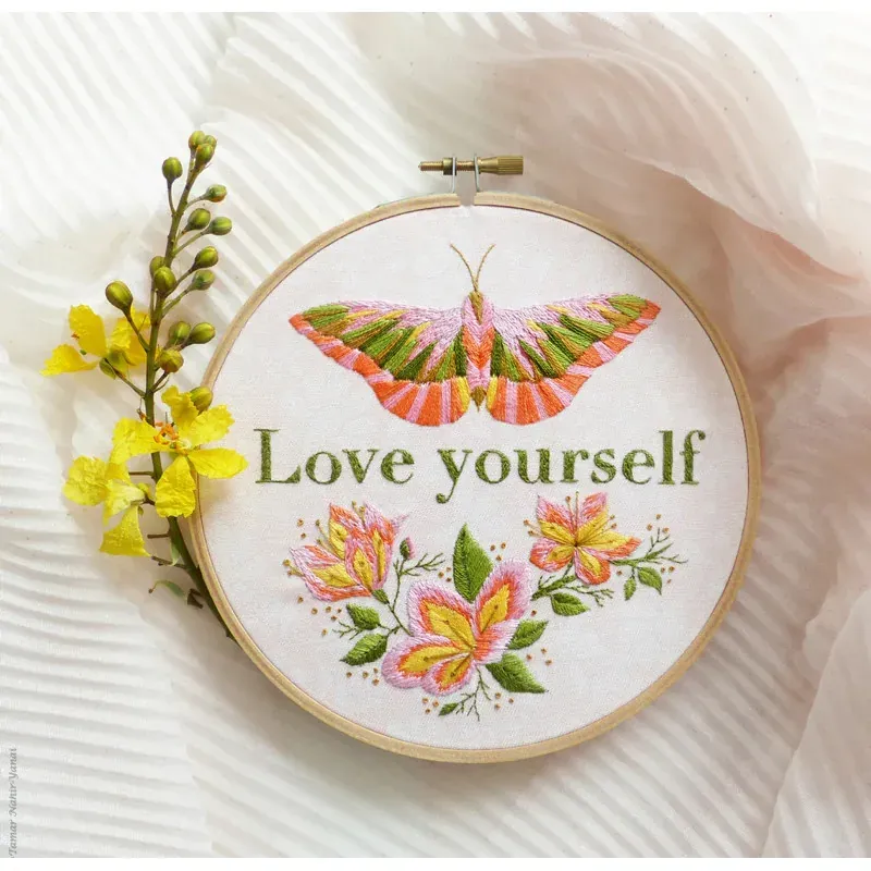 Kit broderie traditionnelle Love Yourself, 21 x 21 cm : vue 1