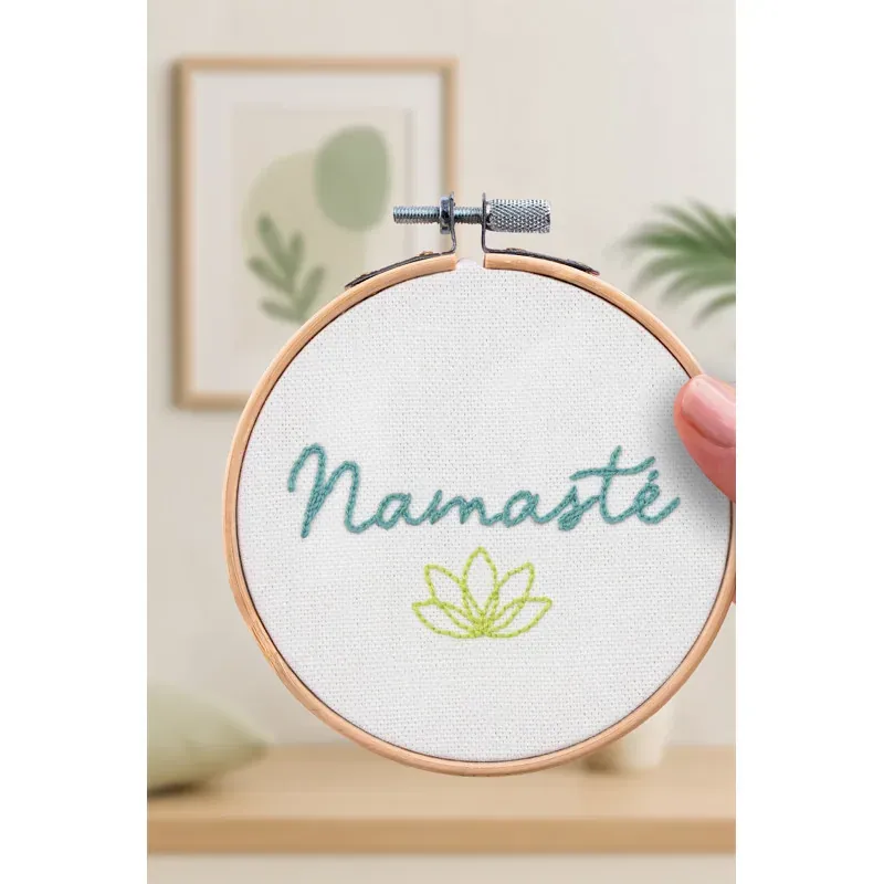 Kit broderie traditionnelle Namaste Les French Kits : vue 1