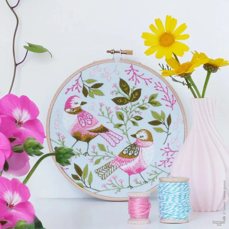 Kit broderie traditionnelle oiseaux amoureux, 21 x 21 cm : vue 1
