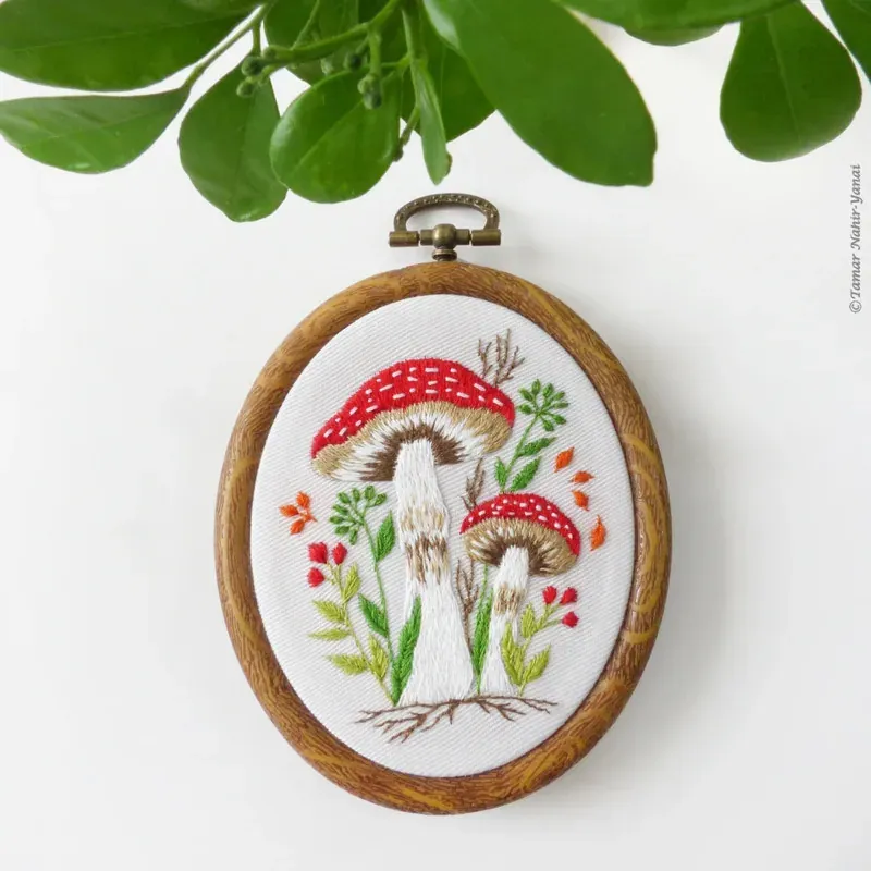 Kit broderie traditionnelle petits champignons, 16 x 16 cm : vue 1