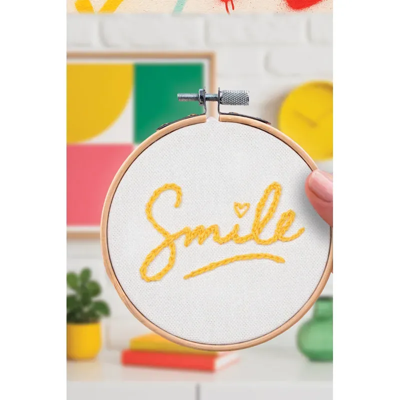 Kit broderie traditionnelle Smile, décor à réaliser : vue 1