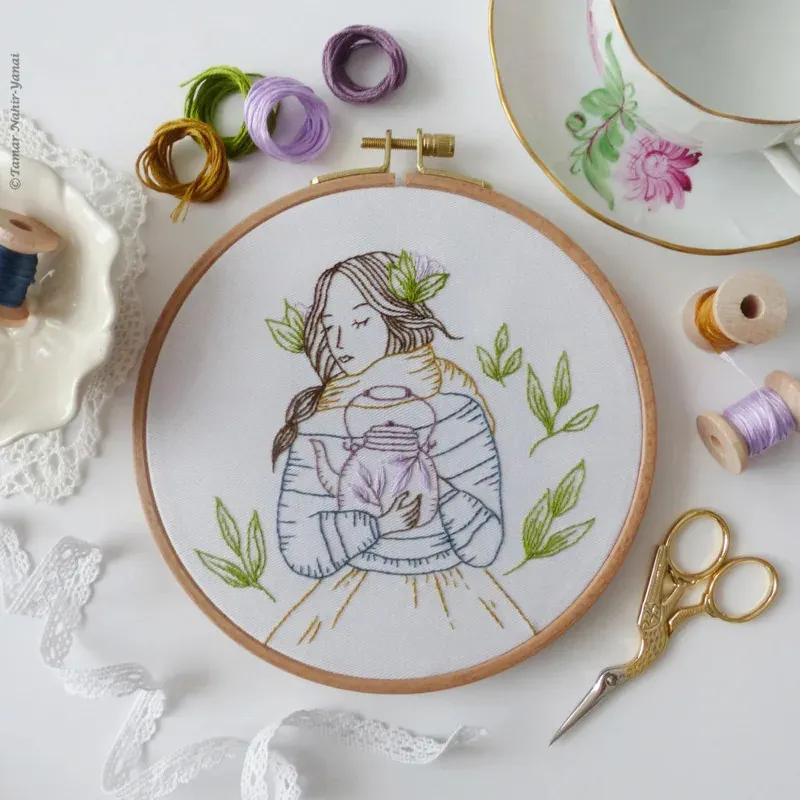 Kit broderie traditionnelle Tea Time Lady, 21 x 21 cm : vue 1