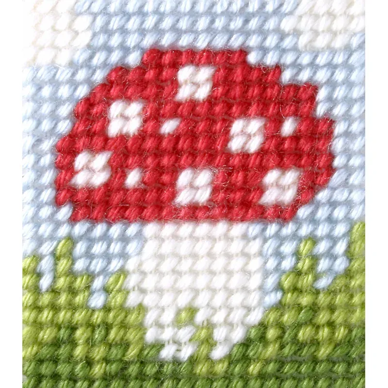 Kit canevas enfant champignon au demi-point, 11 x 13 cm : vue 1