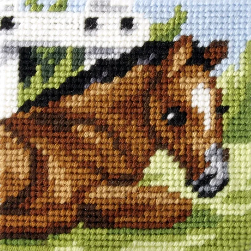 Kit canevas enfant cheval au repos, 16,5 x 16,5 cm : vue 1