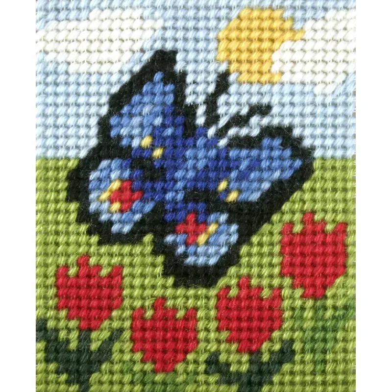 Kit canevas enfant petit papillon dans les prés, 17 x 20,5 cm : vue 1