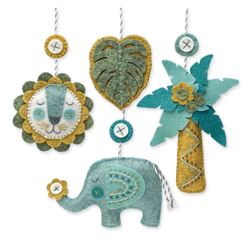 Kit feutrine mobile savane, lion et éléphant pour bébé : vue 1
