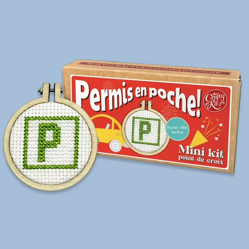 Mini kit point de croix permis en poche avec porte-clés